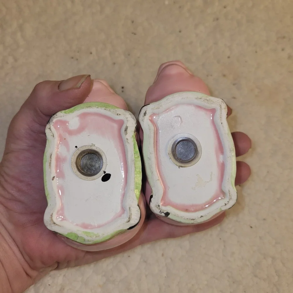 Salt & Pepper Shakers Classic Pink‎ Farm Pigs